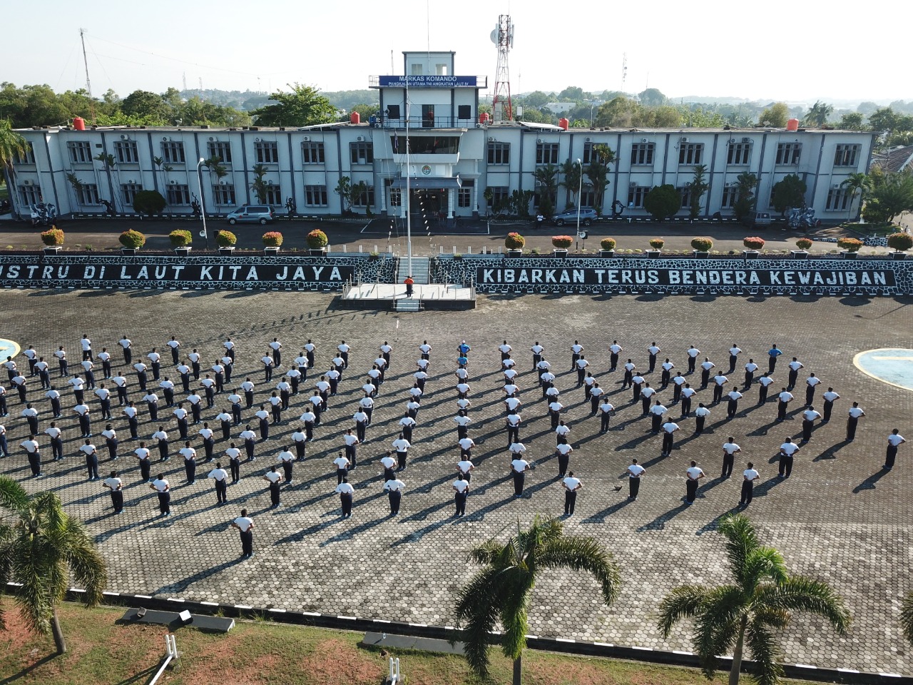 Prajurit dan PNS Lantamal IV Laksanakan Senam Ling Tien Kung