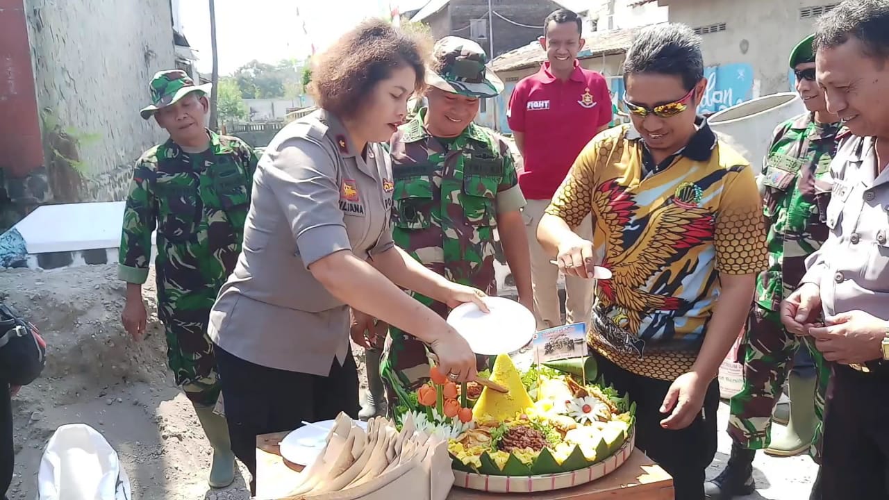 Muspika Jebres Beri Surprise Ke Koramil 04/Jebres di Lokasi TMMD