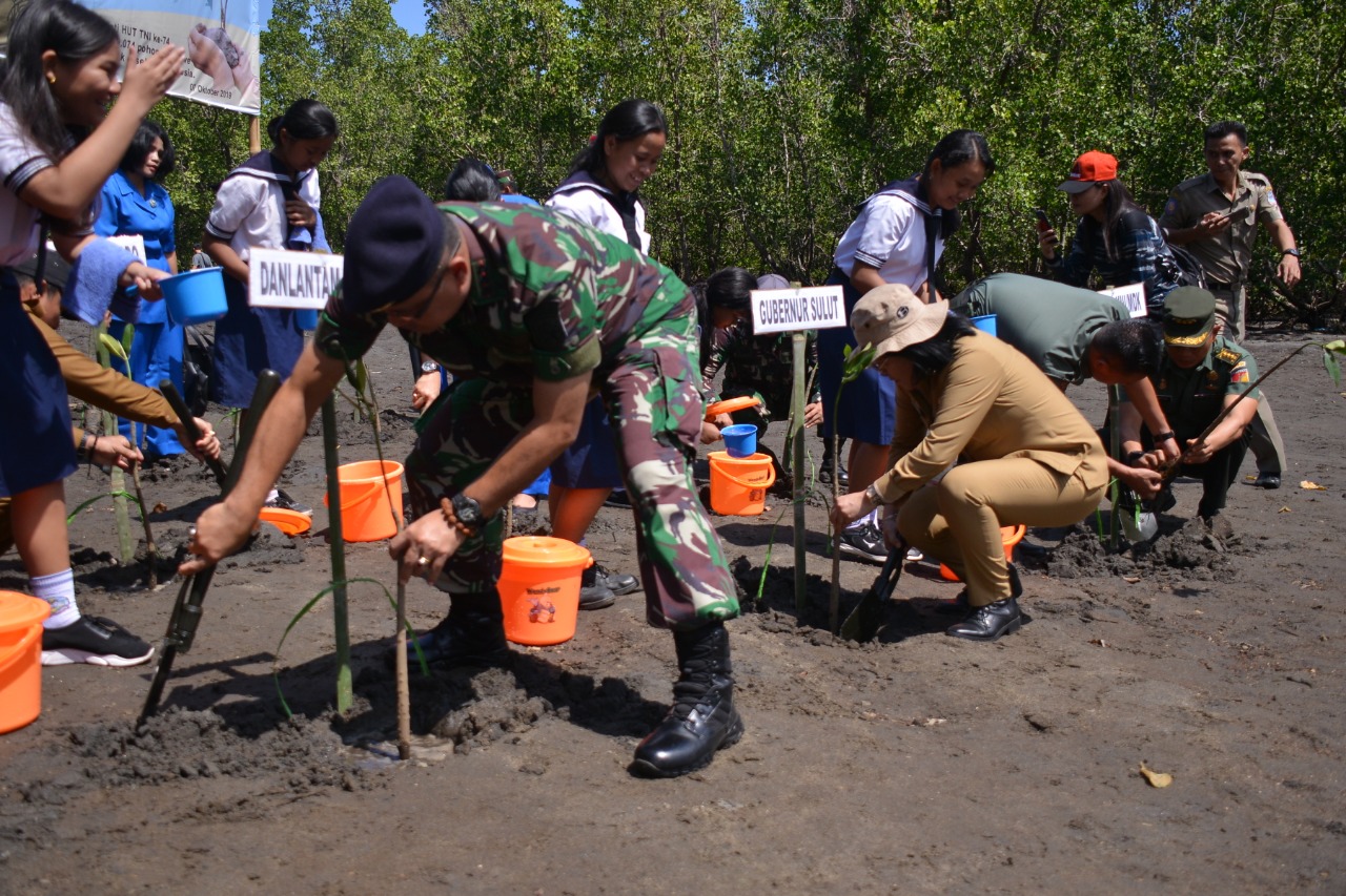 Jaga Ekosistem laut, Lantamal VIII Tanam Tujuh Belas Ribu Mangrove