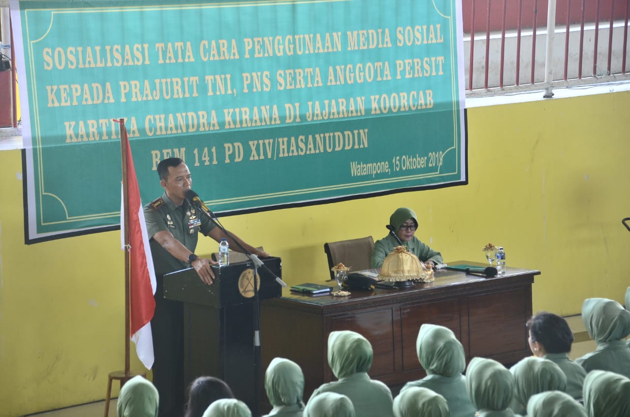 Persit KCK Cabang XXV Kodim 1407/Bone Ikuti Sosialisasi Penggunaan Medsos