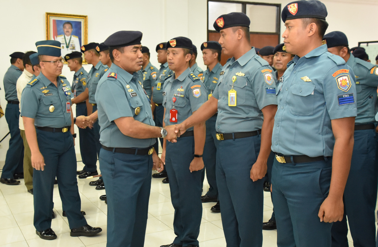 Prajurit Profesional Siap Mengawaki KRI Bubara-868 dan KRI Gumalah-869