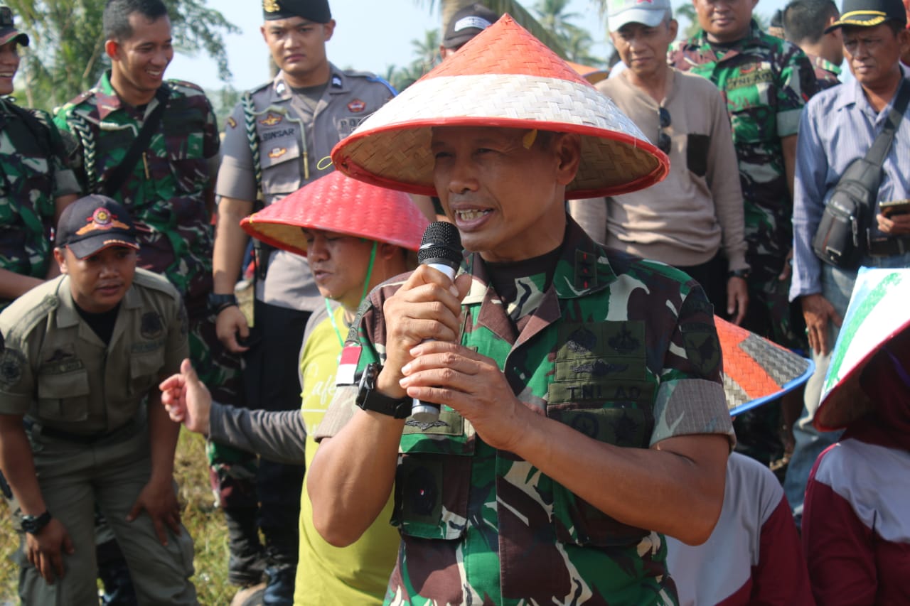 Pangdam XII/Tpr : Gerakan Wisata Tanam Padi Milenial sebagai Model Pembinaan Bagi Pemuda