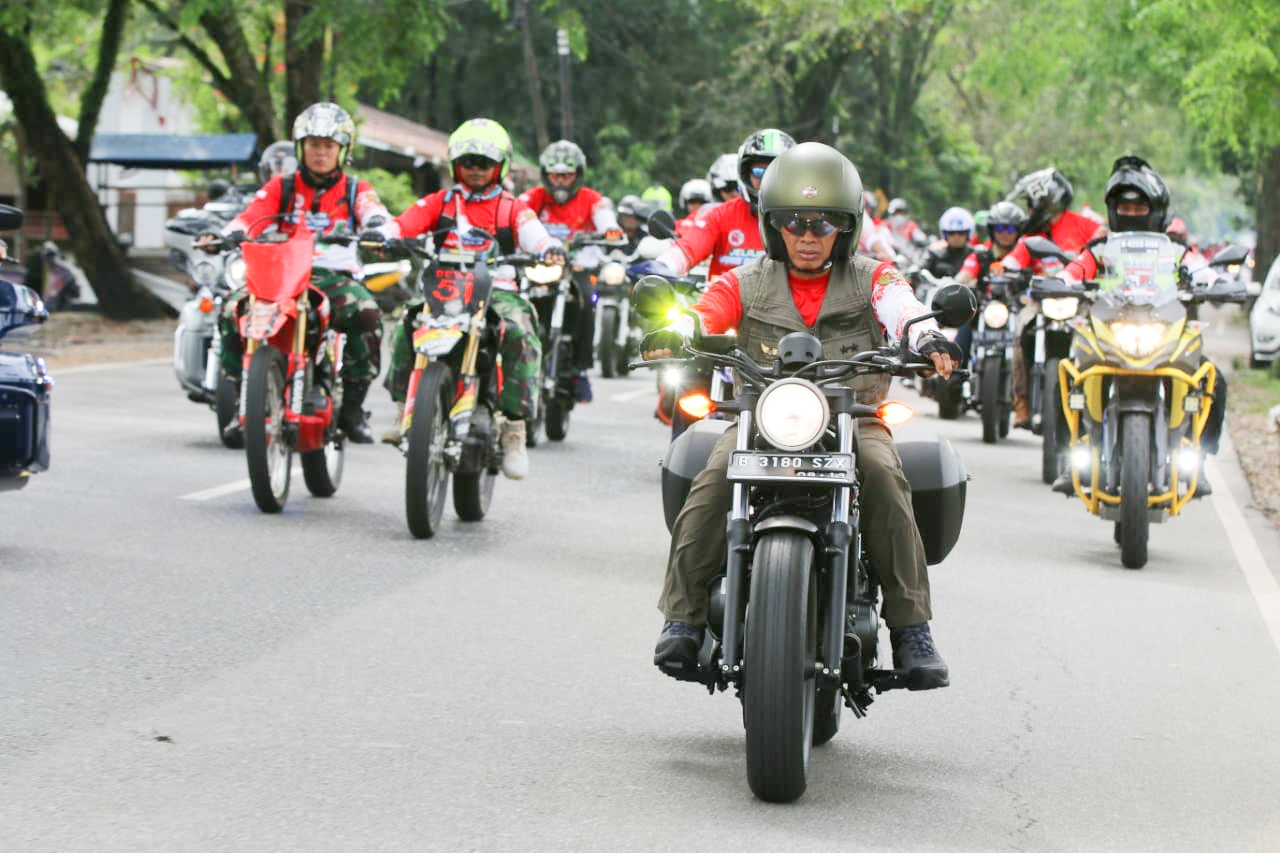 Pangdam XII/Tpr Lepas Ribuan Peserta Touring Jelajah Garis Batas