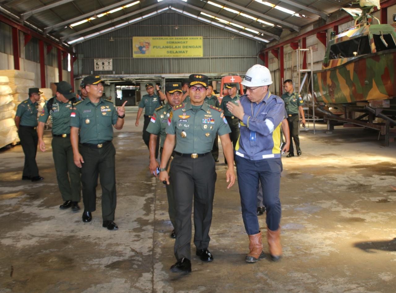 Jalin Komunikasi Pangdam XII/Tpr Kunjungi PT Steadfast Marine