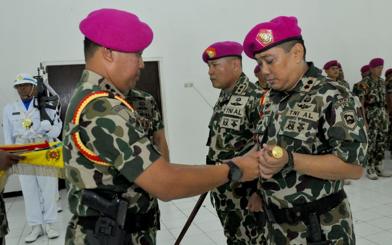 Letkol Mar Budi Atmuko Resmi Jabat Komandan Puslatpasrat Korps Marinir