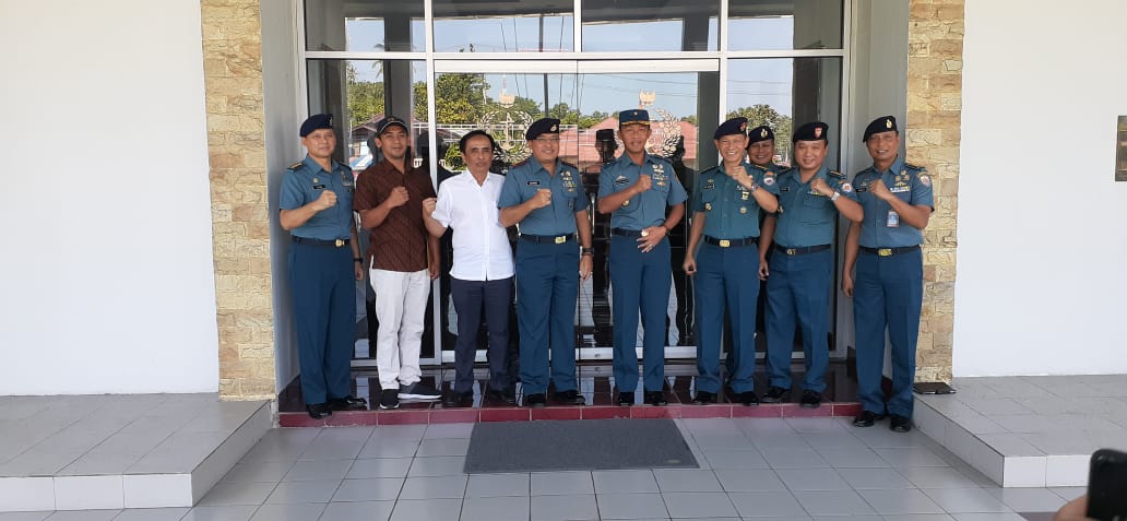 Kadisfaslanal Lakukan Kunjungan Kerja di Mako Lantamal VIII