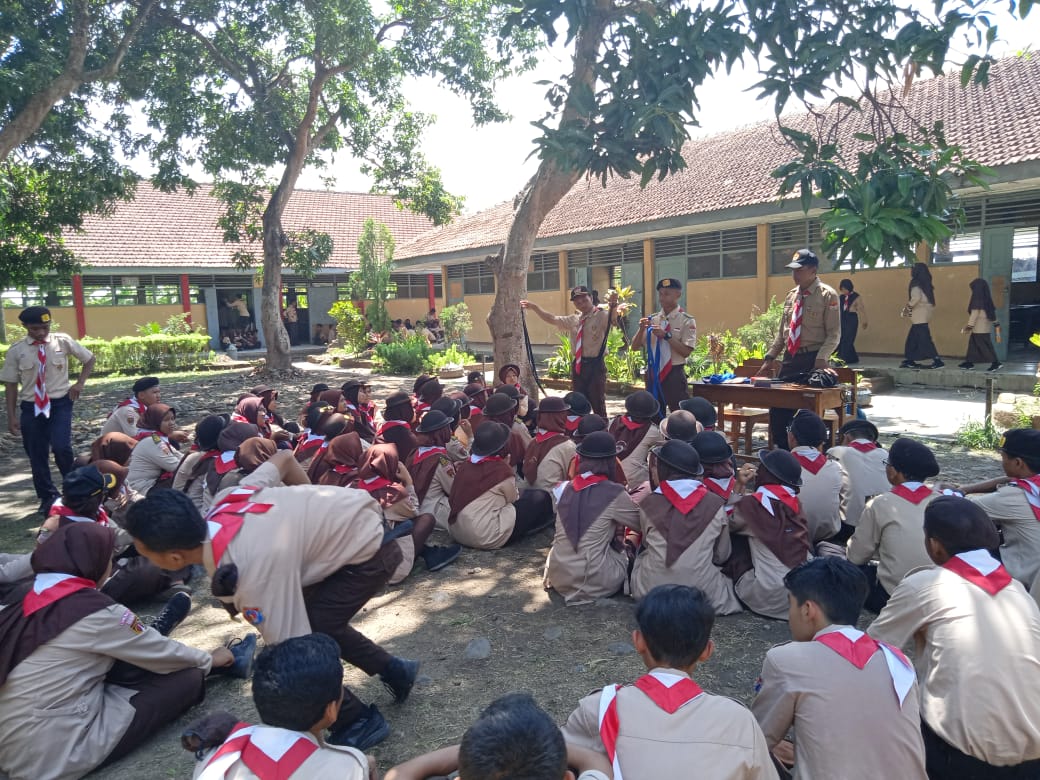 Kodim Klaten Beri Pelajaran Mountenering kepada Ratusan Pramuka