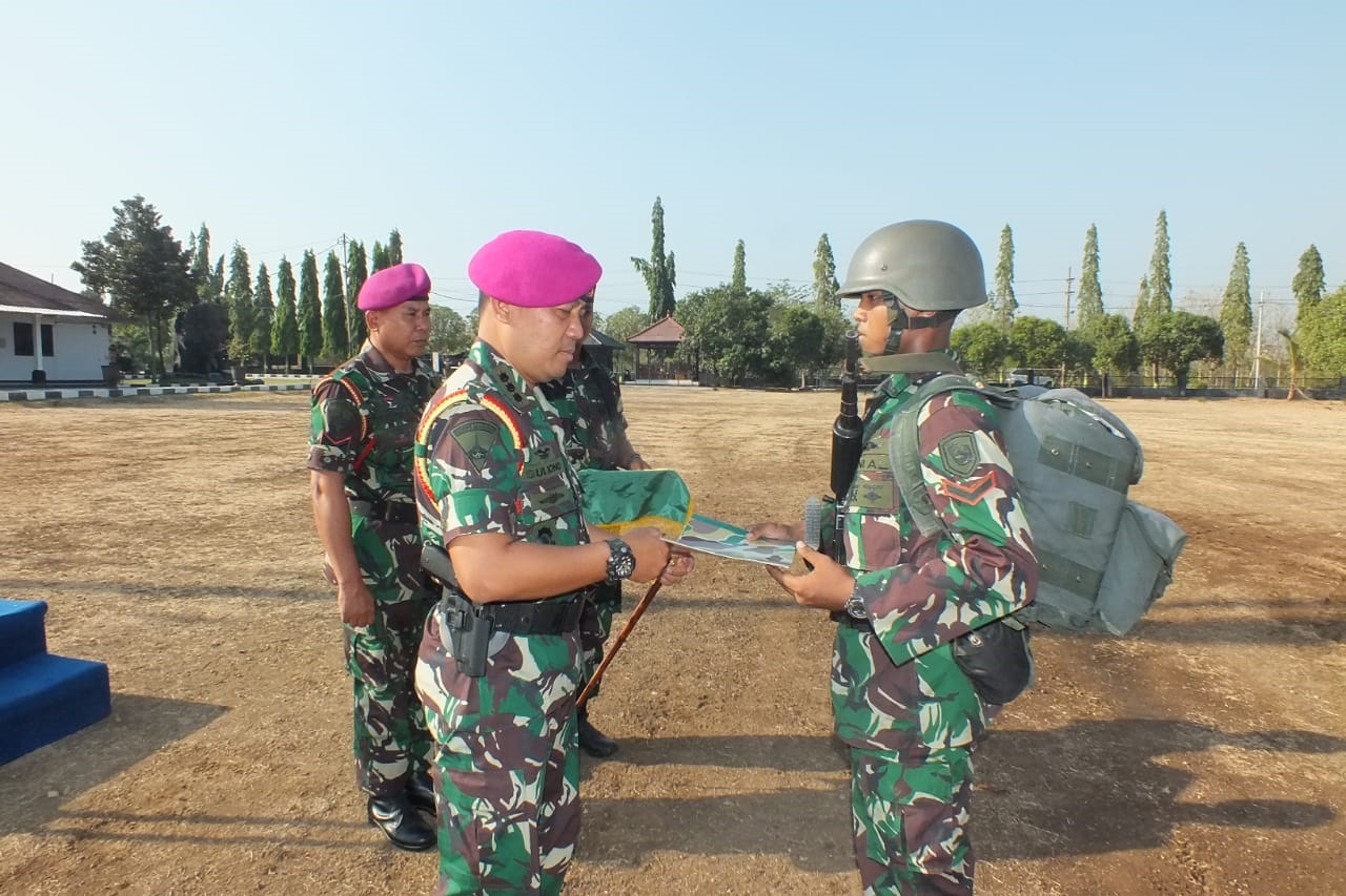 Dankolatmar Resmi Tutup Kursus Bintara Remaja Korps Marinir