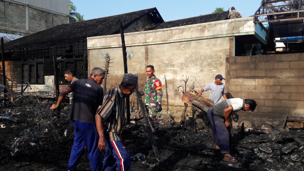 Mulawarman Peduli,Koramil Kasarangan Bantu Warga Korban Kebakaran.