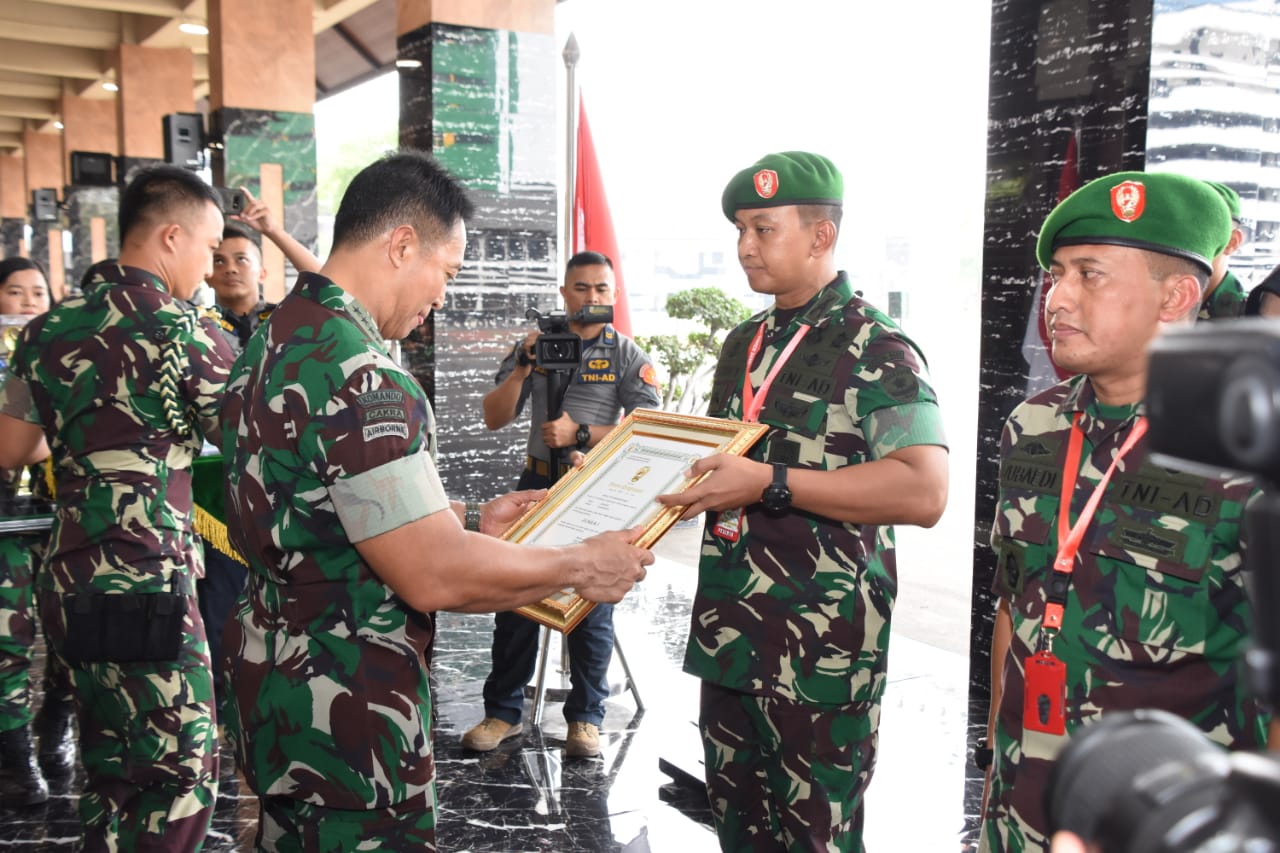 Kodim 0501/ JP BS Menangkan Trofy Juara Pertama Lomba Binter