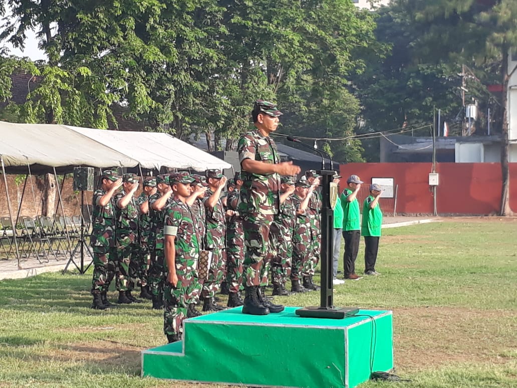 Kodam V/Brawijaya Karya Bakti Sasar Bantaran Sungai Kebonsari Surabaya