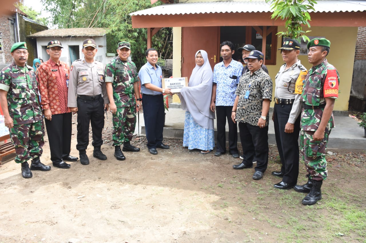 Dandim Madiun Serahkan Bantuan Sembako Bagi Penerima Rutilahu