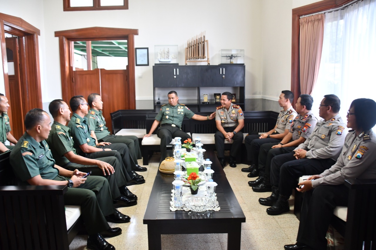 Kapolresta Malang Silaturahmi ke Korem Baladhika Jaya