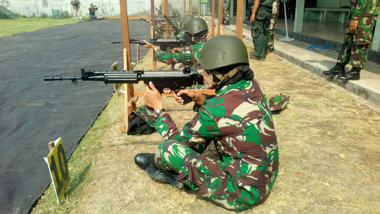 Korem 084/Bhaskara Jaya Uji Prajuritnya Kemampuan Tembak