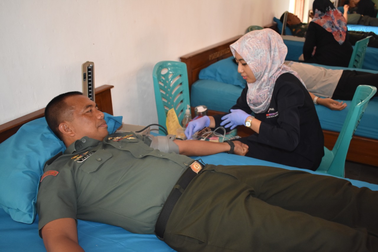 Korem 081/DSJ Gelar Bakti Sosial Donor Darah