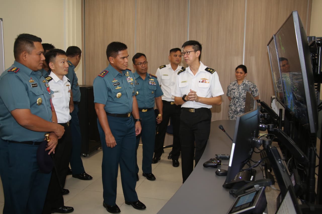 Port Visit Pererat Hubungan Kerjasama Antara TNI AL dan RSS Singapura