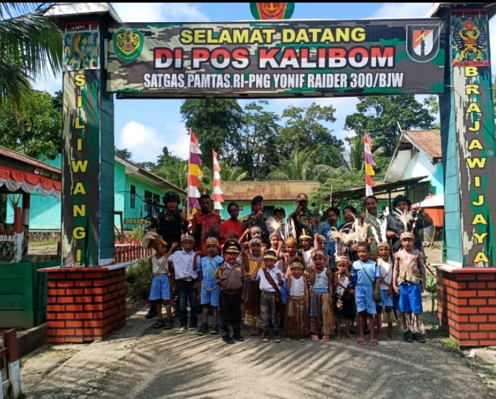 Pergelaran Karnaval Anak Papua Oleh Satgas Raider 300