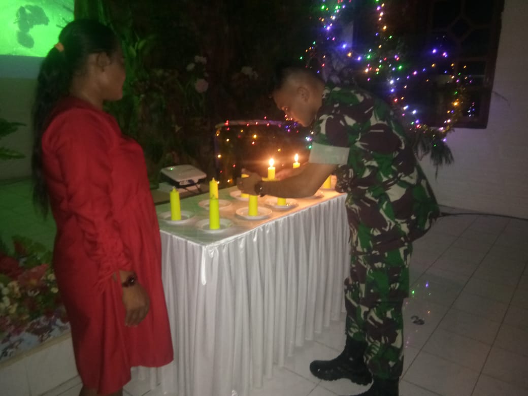 Satgas Pamtas Yonif 713/Satya Tama Hadiri Perayaan Natal dan Tahun Baru di Gereja Victory Melanesia