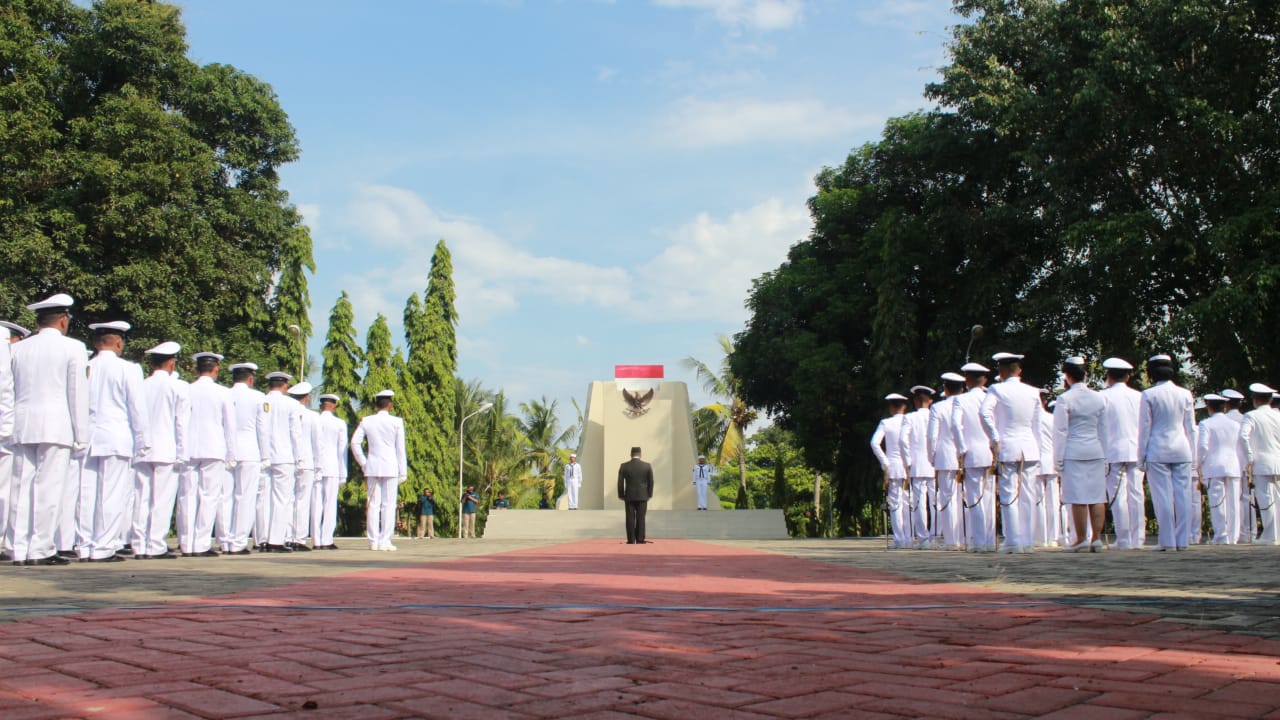 Mengenang Operasi Seroja, Satgas IME-19B Melaksanakan Ziarah