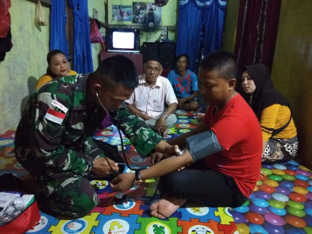 Door To Door, Satgas Yonif 133 Berikan Pelayanan Kesehatan Kepada Warga Perbatasan