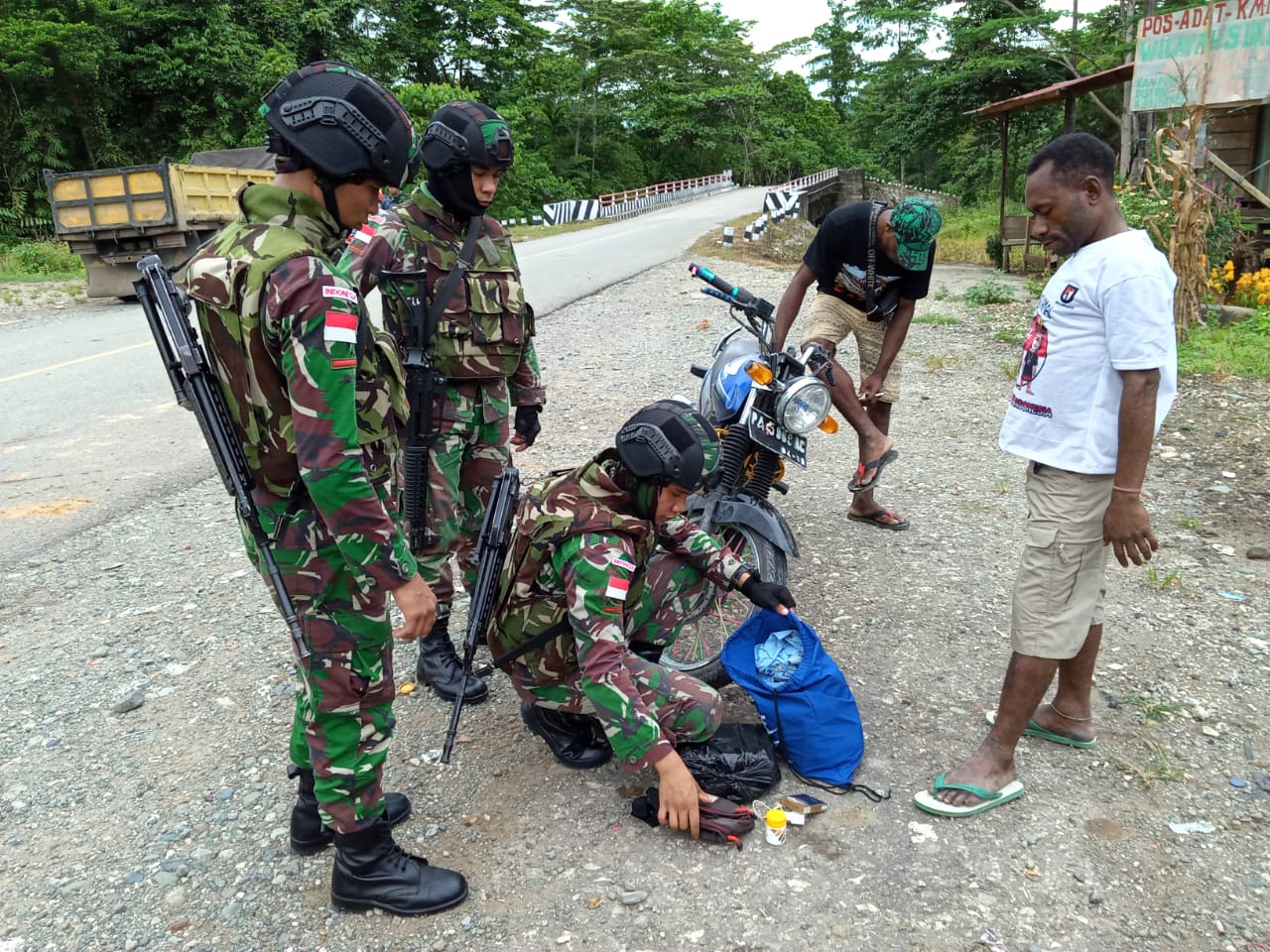 Menjelang Natal Dan Tahun Baru Satgas Raider 300 Gelar Pemeriksaan Kendaraan