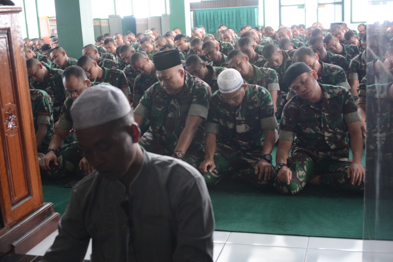 Kodam XII/Tpr Gelar Sholat Gerhana Matahari