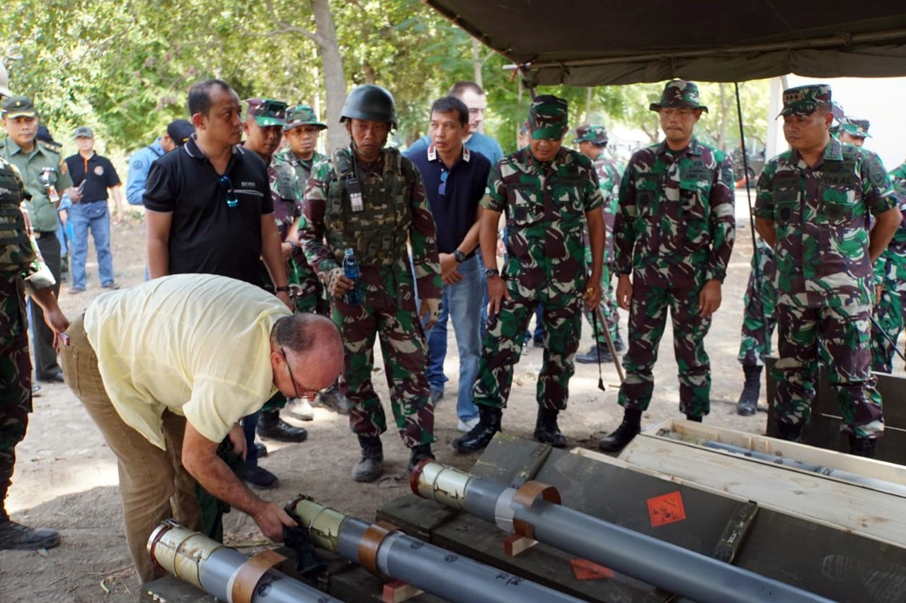 Danpasmar 2 Tinjau Uji Fungsi Amunisi Roket MLRS Vampire di Baluran