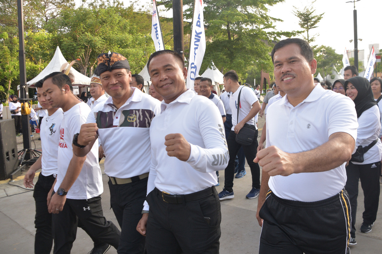 Dankormar Ikuti Jalan Sehat Keluarga di Gelora Bung Karno