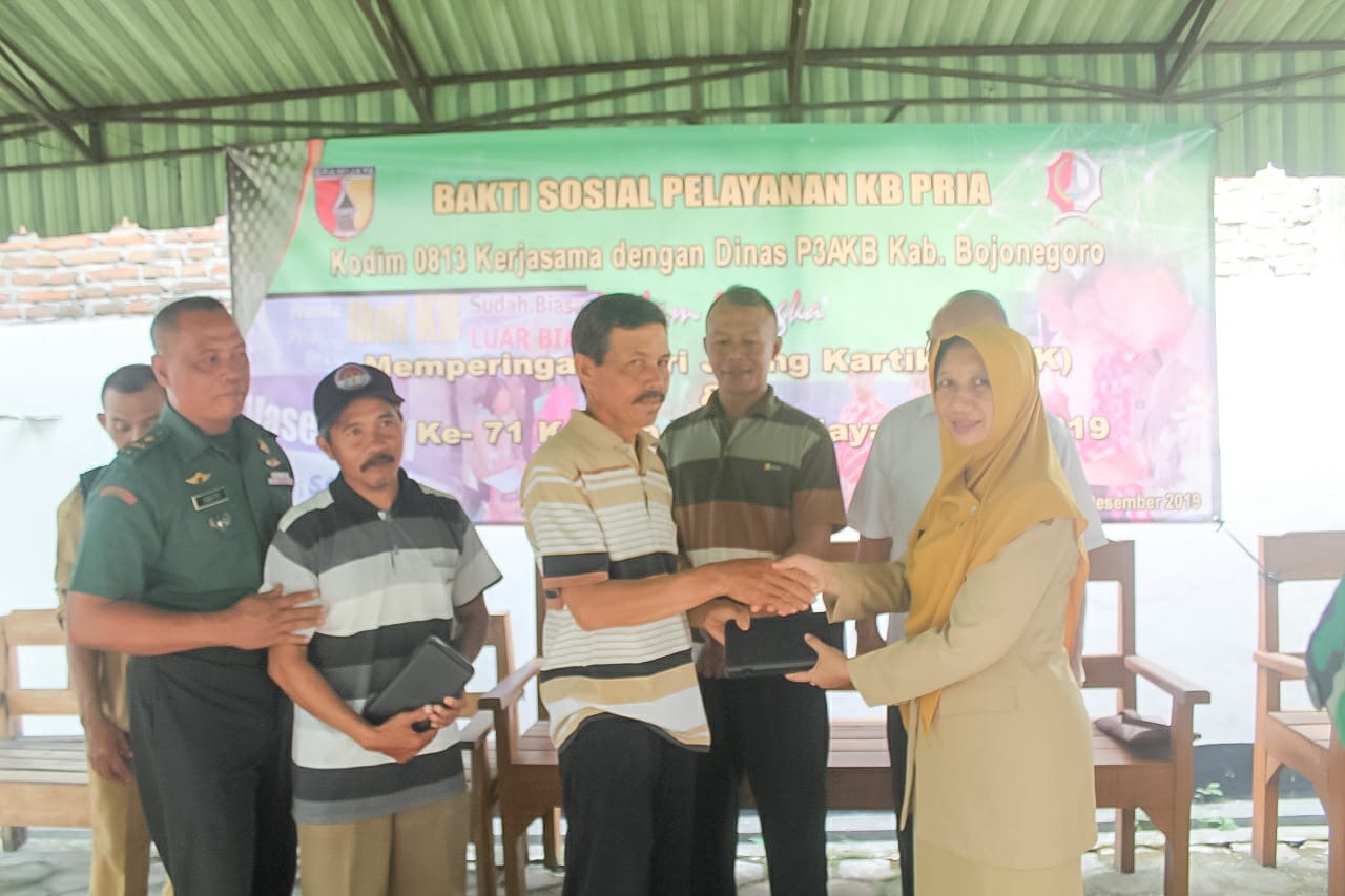 Kodim Bojonegoro Gelar Bakti Sosial Pelayanan KB Pria Gratis