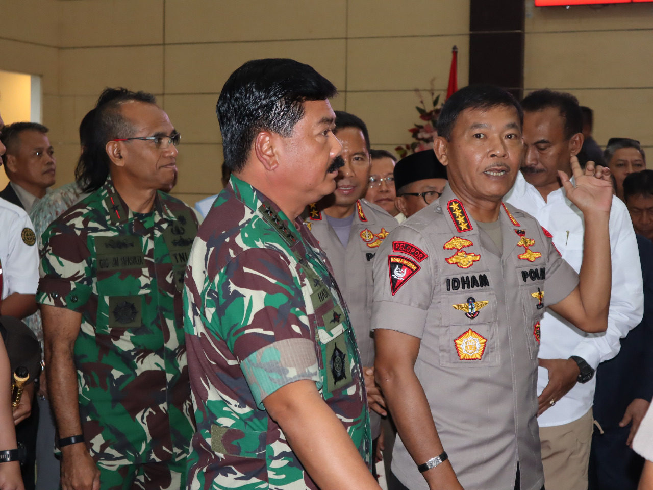 Danlantamal VIII Dampingi Panglima TNI Tinjau Kesiapan Pam Nataru di Manado