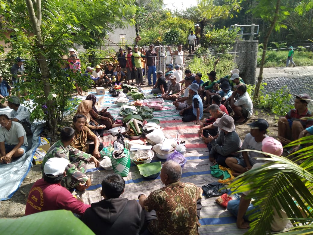 Koramil Talun Kerja Bakti Pembersihan Parit Selokan