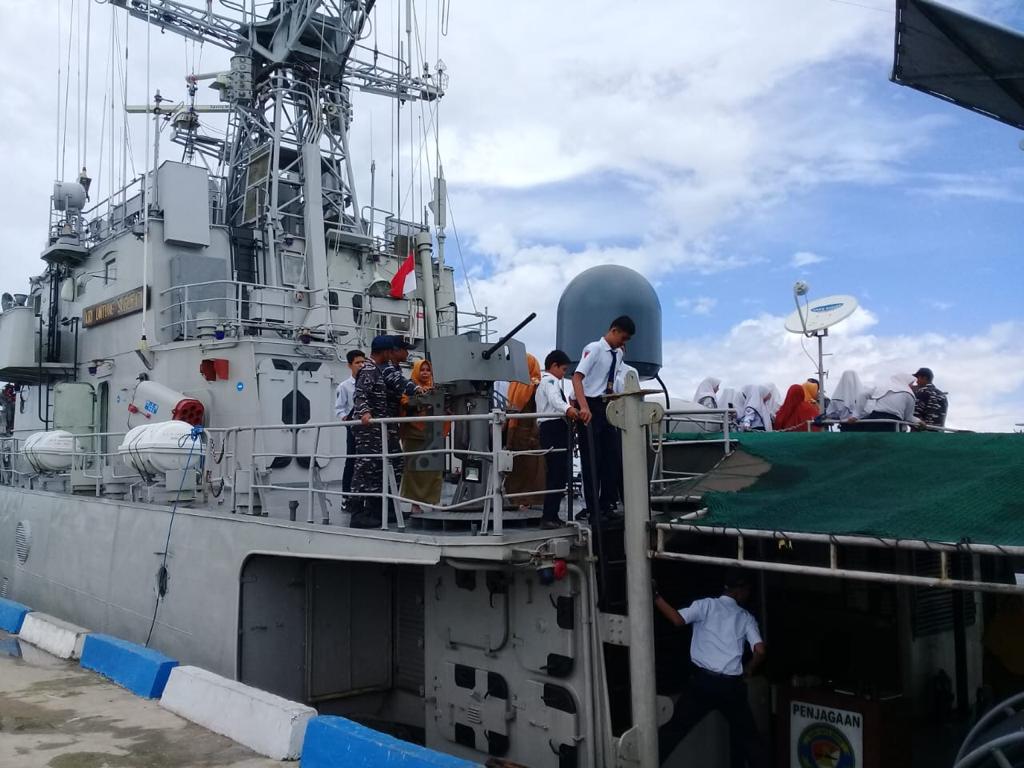 Open Ship KRI Untung Suropati-372