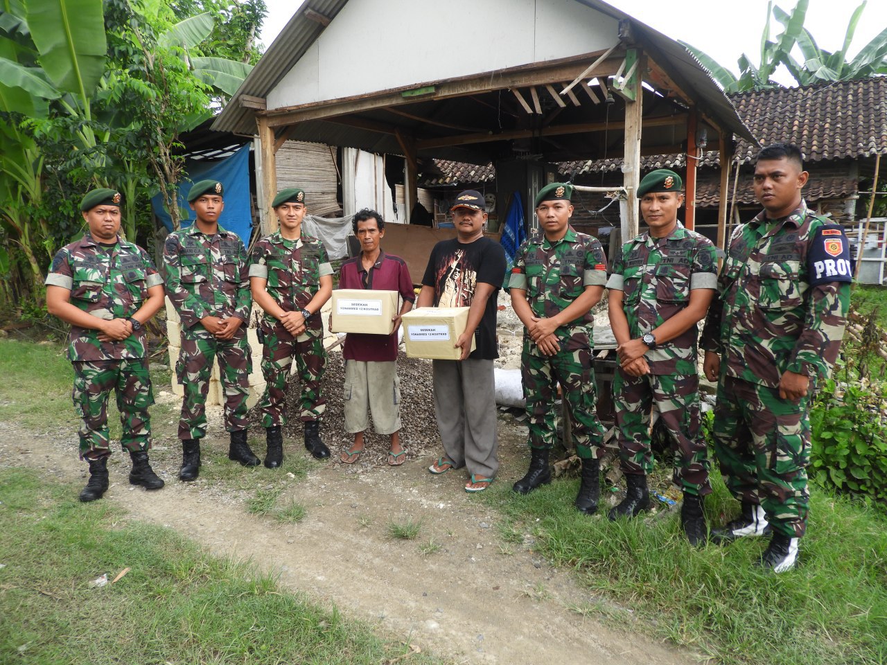 Prajurit Yonarmed 12 Kostrad Beri Santunan