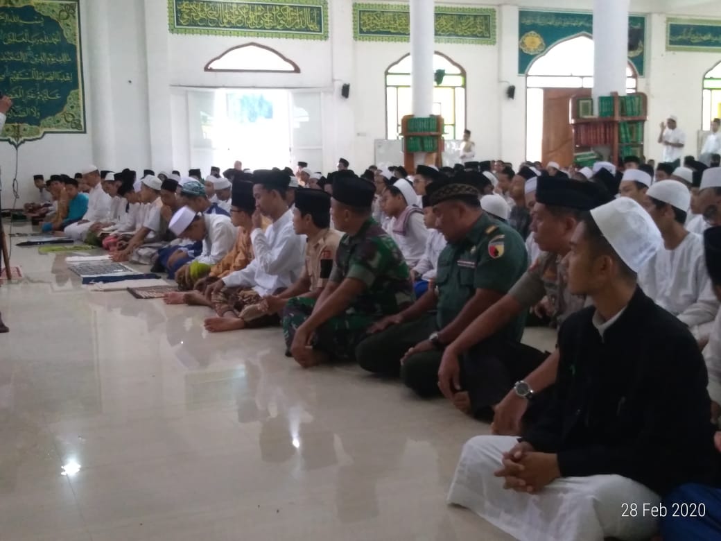 Pererat Silaturahmi dengan Ulama ,Dandim Mojokerto Safari Shalat Jum’at Di Ponpes Amanatul Ummah