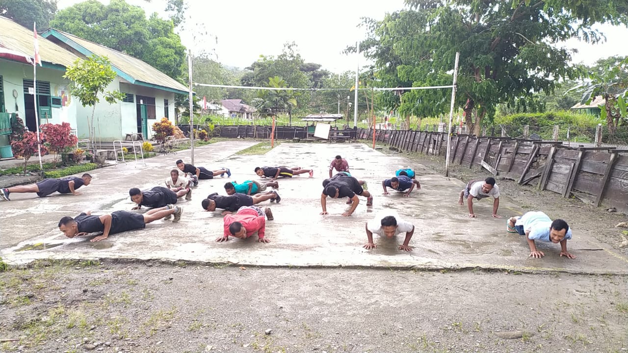 Satgas Raider 300 Mengenalkan Latihan Raider Fit Kepada Masyarakat Perbatasan