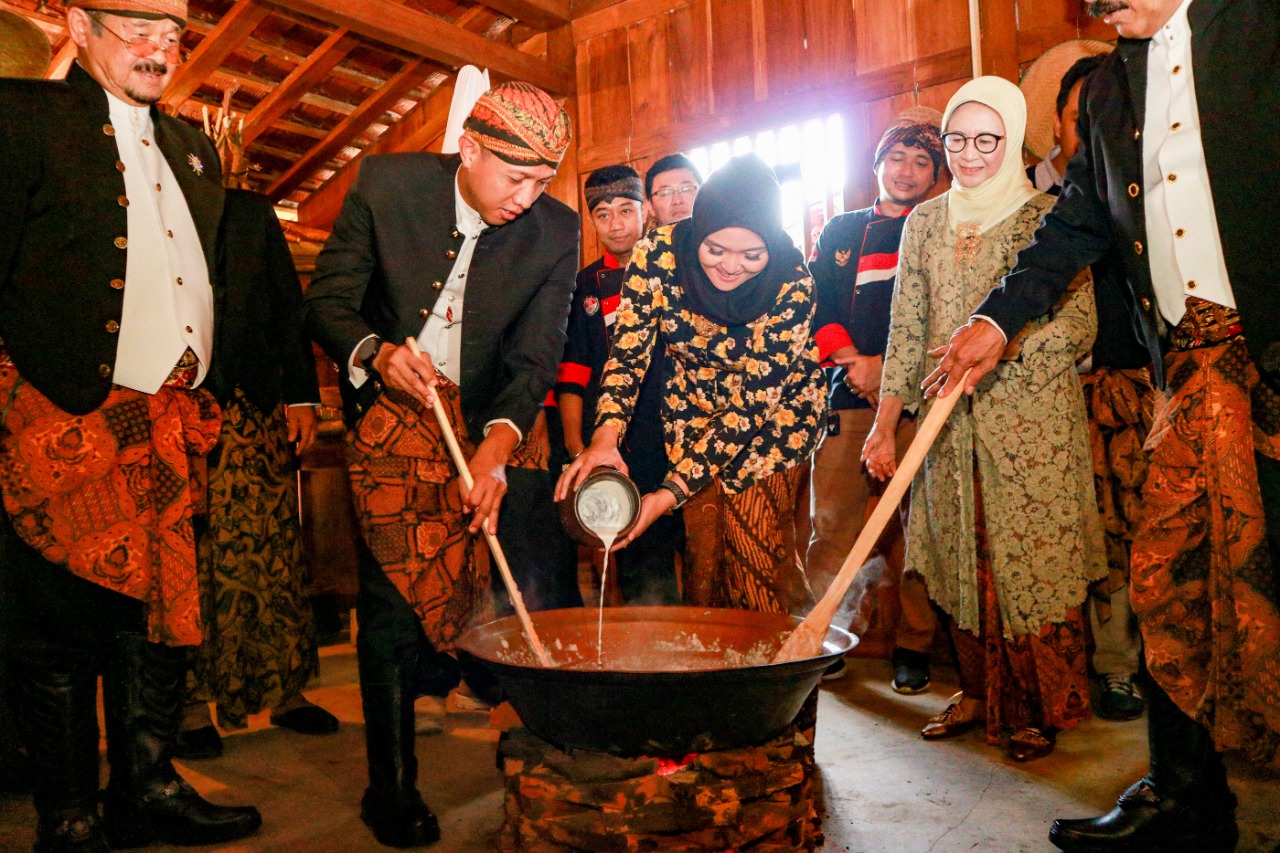 Hari Jadi Kutho Solo, Persit Kodim Solo Ikut Meriahkan Festival Jenang Solo 2020