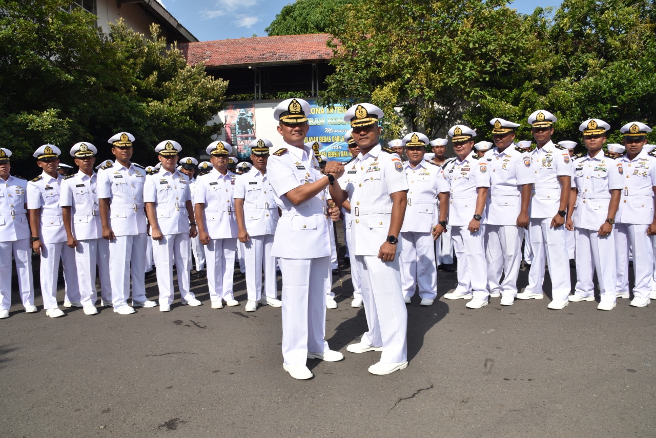 Mutasi ke Mabes TNI, Komandan KRI Sorong Menyerahkan Jabatan kepada Dansatban Koarmada II