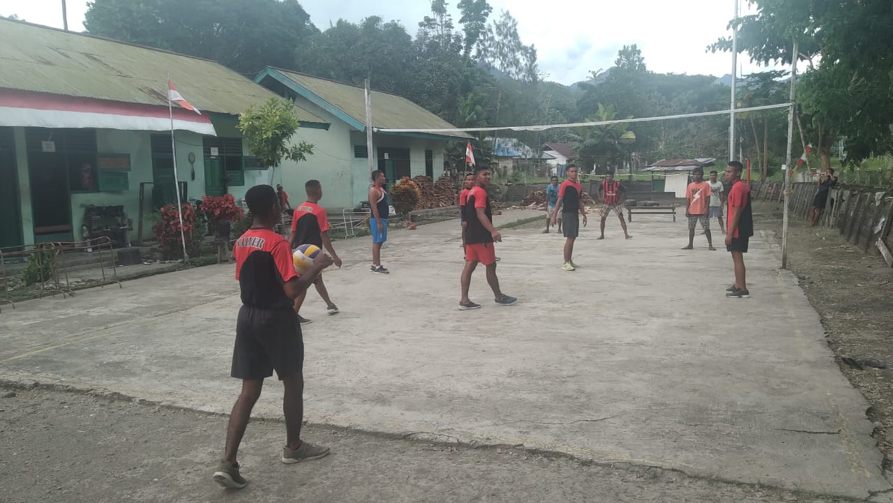 Satgas Raider 300 Olahraga Volly Bersama Masyarakat