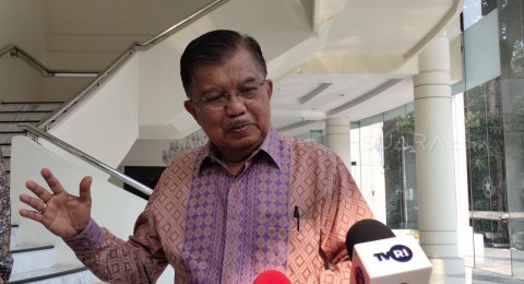 Jusuf Kalla Himbau Masyarakat Tetap Waspada dan Jaga Kebersihan