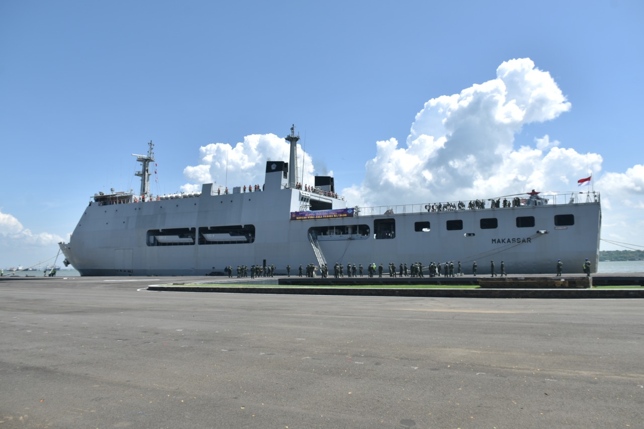 KRI Makasar-590 Dukung Satgas Lattek Wira Jala Yudha XI/2020