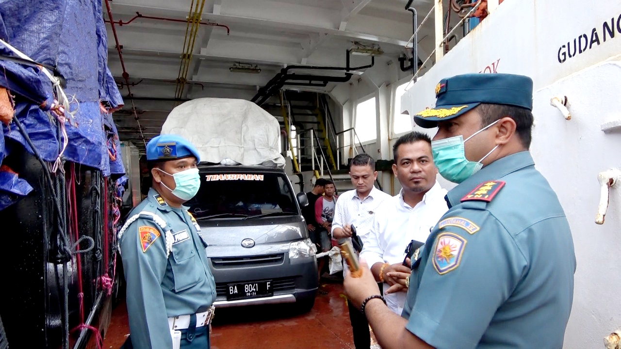 Lanal Dabo Singkep Laksanakan Pengecekan dan Pemeriksaan di Pelabuhan Roro