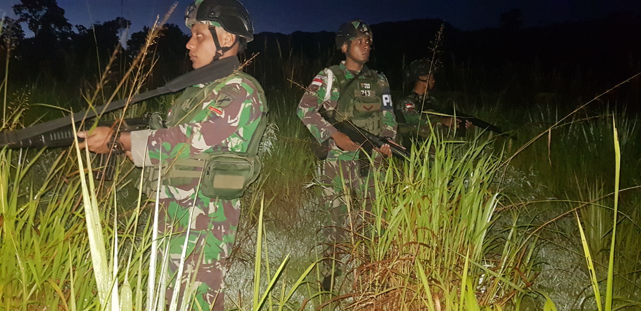 Jaga Keamanan Pos Lintas Batas Negara RI-PNG Skouw, Satgas Gencarkan Patroli Malam