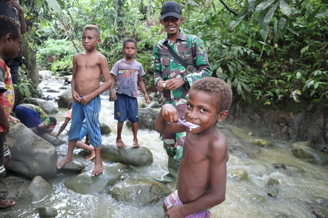 Ditengah Keterbatasan serta Gangguan KKSB, TNI Tetap Sejahterakan Masyarakat Perbatasan dan Pedalaman Papua