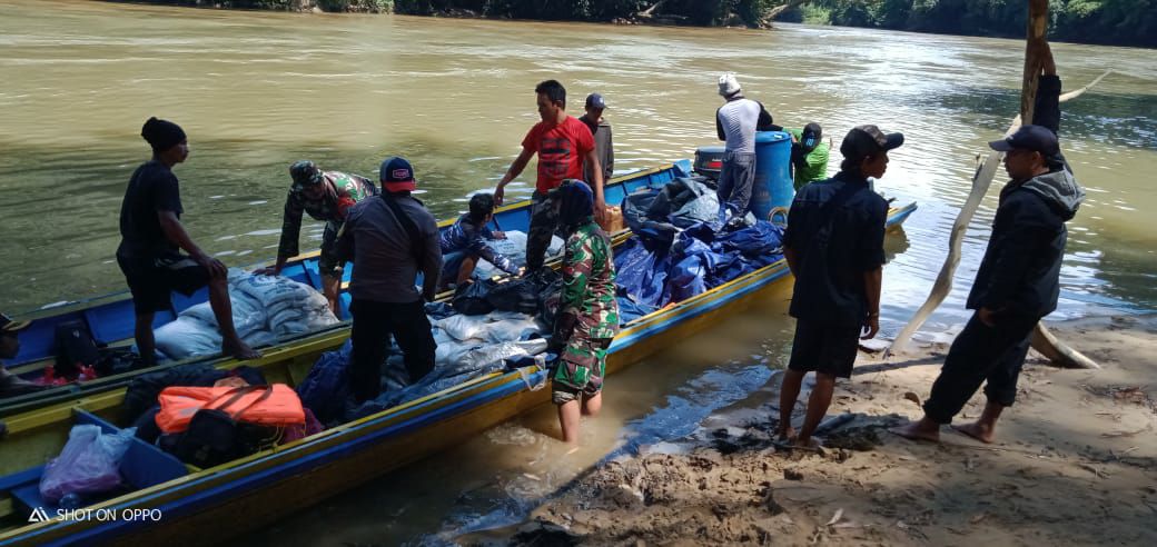 Kendala Bukan Penghalang Untuk Sampainya Beras Bantuan