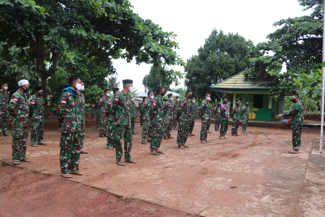 Personel Satgas Yonif 411 Kostrad Rayakan Lebaran dengan Sederhana di Papua