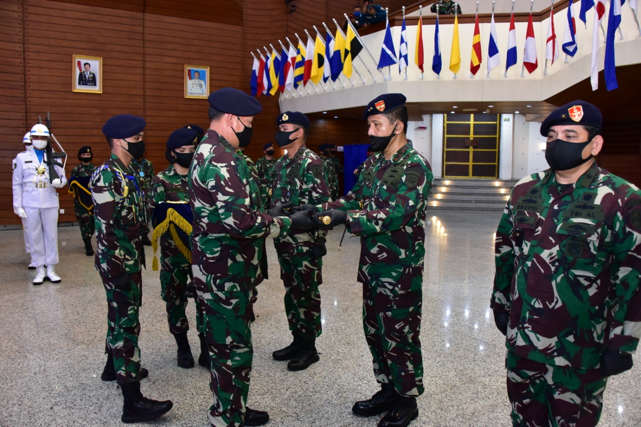 Laksda TNI Ahmadi Heri Purwono Resmi Jabat Pangkoarmada I