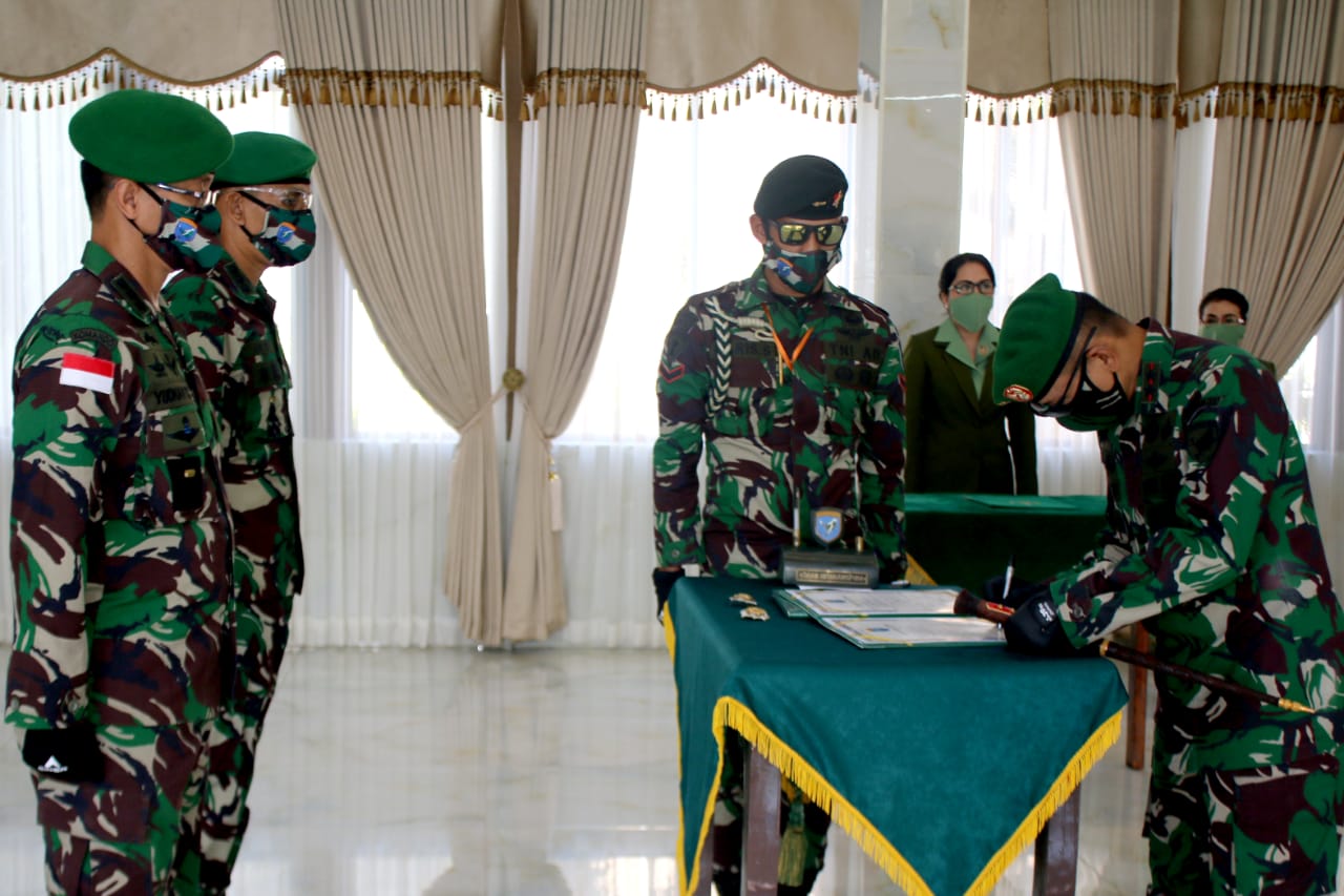 Pangdam Terima Laporan Korps Penyerahan Jabatan Dua Pamen Kodam XII/Tpr