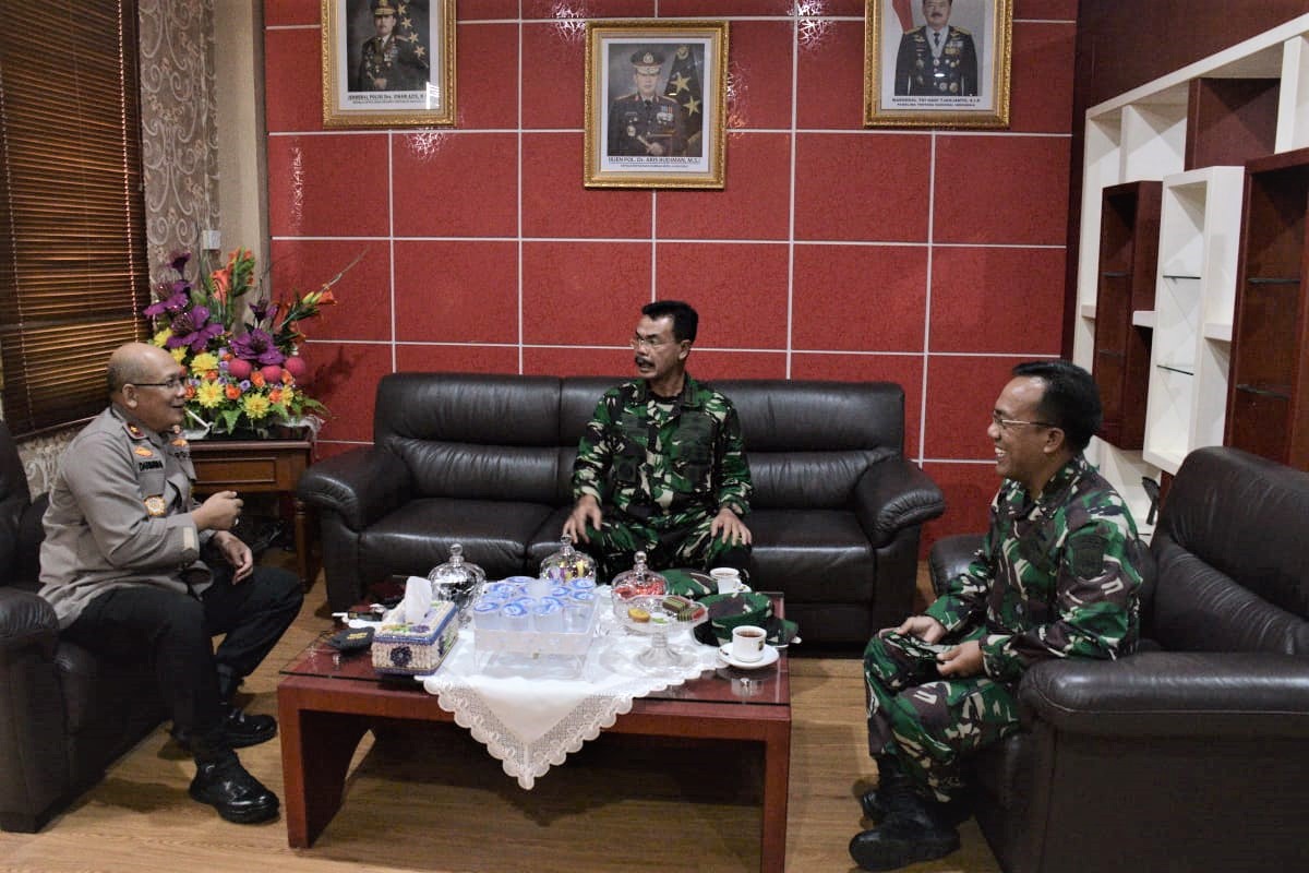 Danlantamal IV Kunjungi Kapolda Kepri dan Walikota Batam