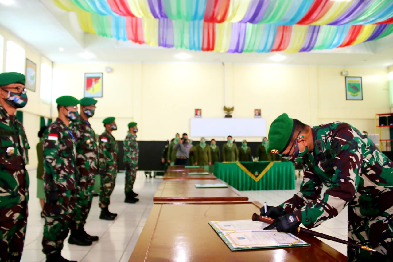 Pangdam XII/Tpr Melepas Secara Resmi 14 Pamen Golongan IV yang Akan Alih Tugas