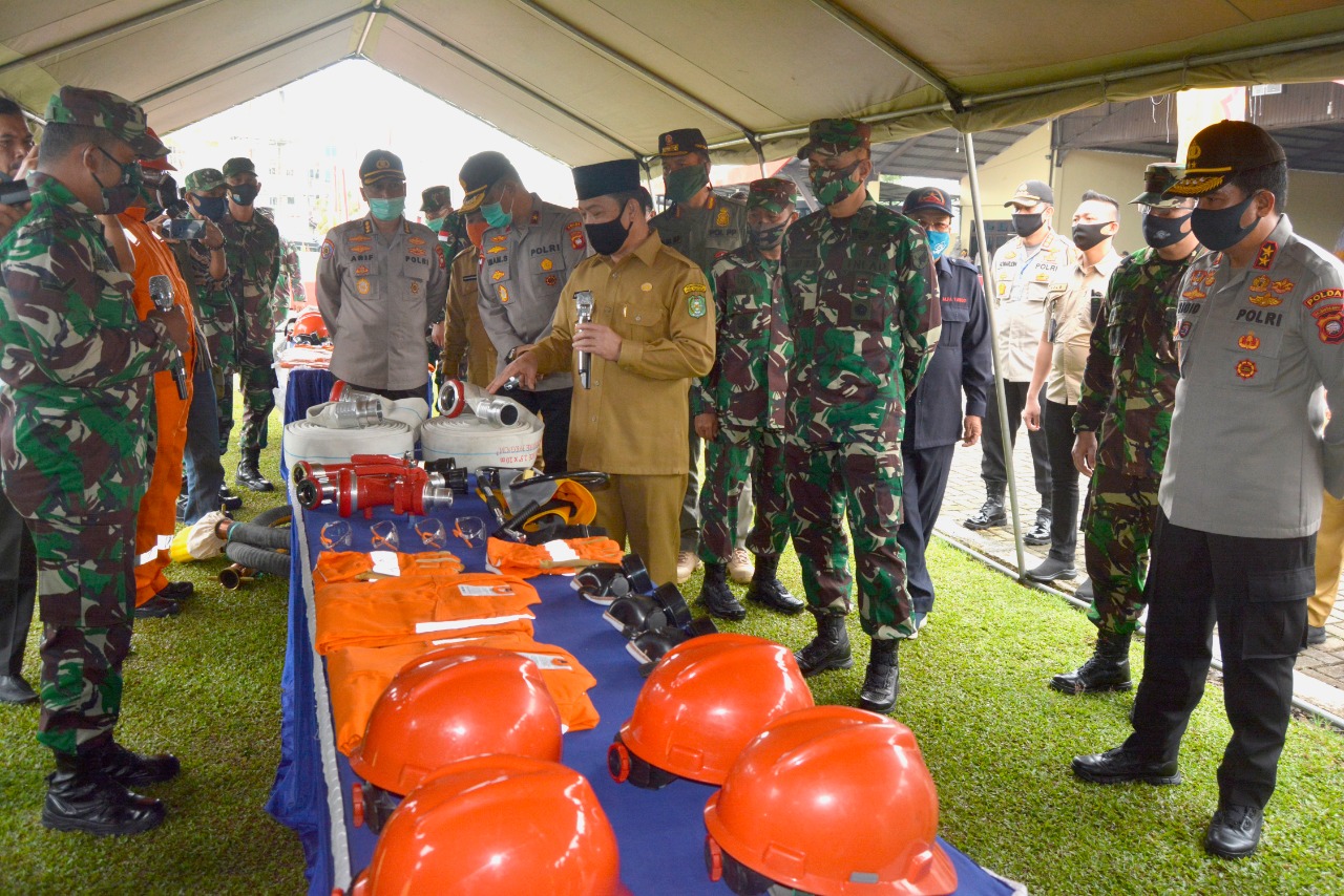 Kasdam XII/Tpr Hadiri Apel Gelar Peralatan Penanganan Karhutla